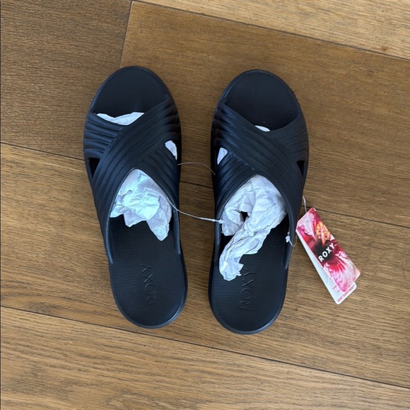 Roxy Black Slide Sandals - Picture 1 of 3